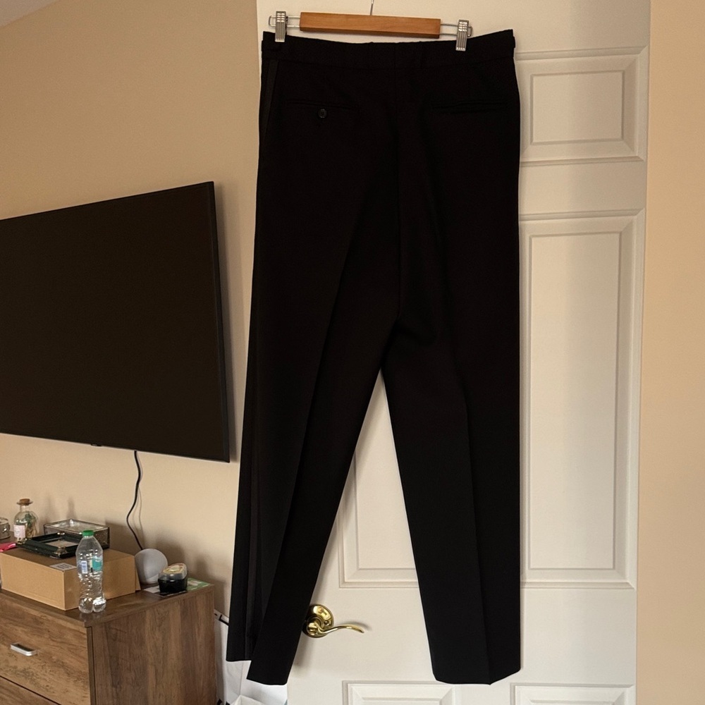 Classic Black Tailcoat Tuxedo Suit - Picture 6 of 16